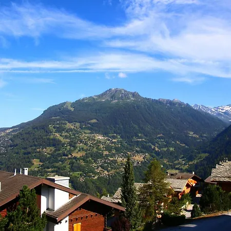 아파트 With Rhone Valley View