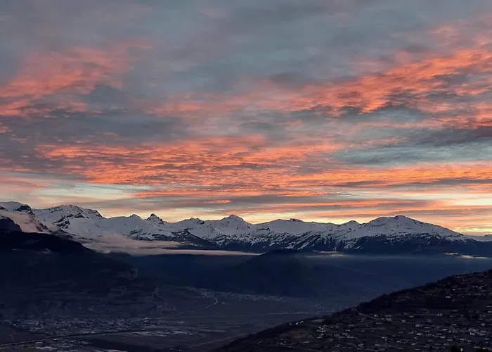 아파트 With Rhone Valley View